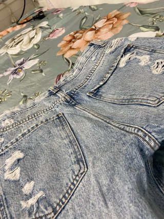 Pantalón vaquero recto Pull&Bear desgastado