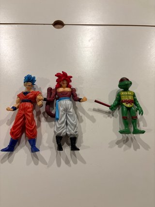 Figuras Dragon Ball y Tortugas Ninja