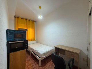 Piso en alquiler en Ciudad Jardín - Tagarete - El Zapillo en Almería