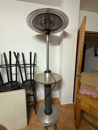 Calefactor de terraza metálico