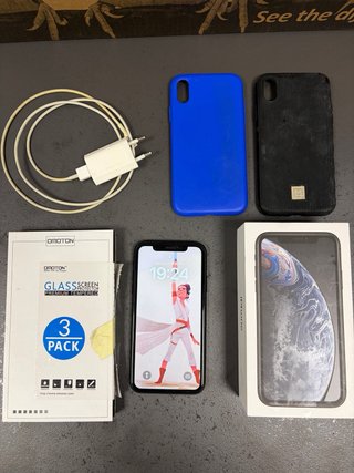 iPhone XR 128Gg Negro + Accesorios