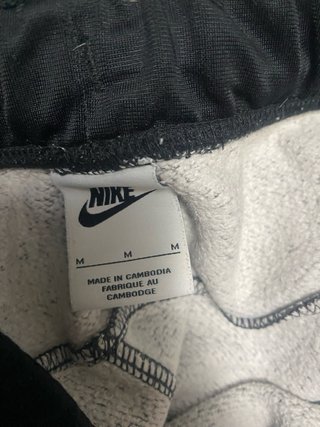 Conjunto deportivo Nike gris y negro