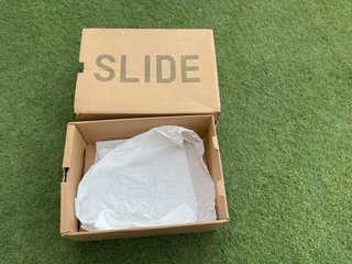 Yeezy Slide Gris