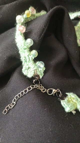 Collar crochet con colgante de piedra