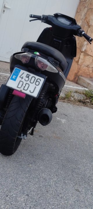 Aprilia Sportcity 125 Negra