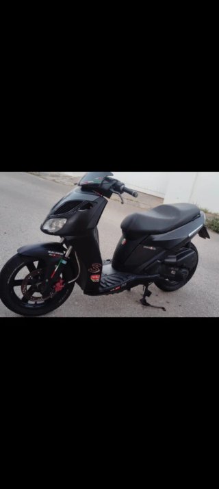Aprilia Sportcity 125 Negra