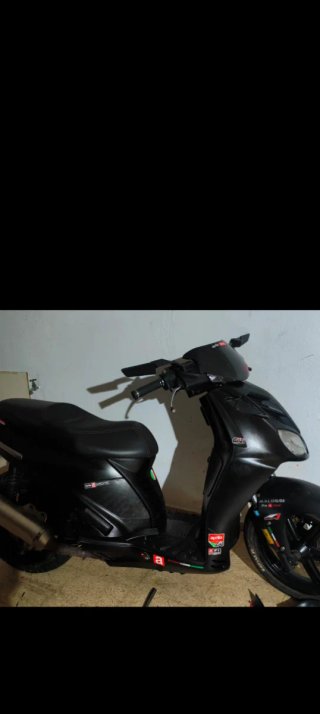 Aprilia Sportcity 125 Negra