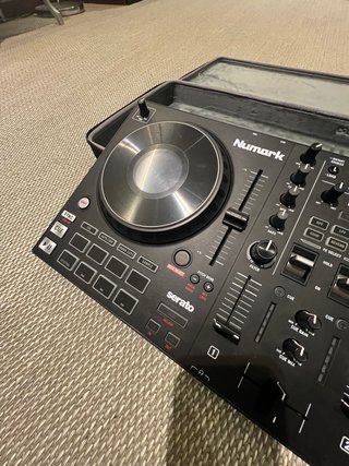 Controladora DJ Numark Mixtrack Platinum FX