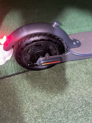 Patinete eléctrico gris