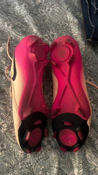 Zapatillas Nike Fútbol Rosa y Negro