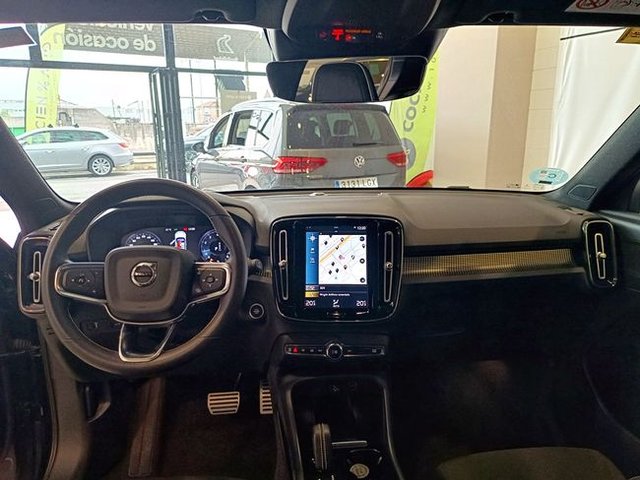 Volvo XC40 1.5 T3 R-Design Auto