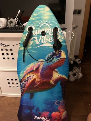Tabla de surf infantil con tortuga