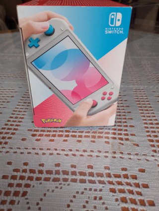 Nintendo Switch Lite Zacian y Zamazenta