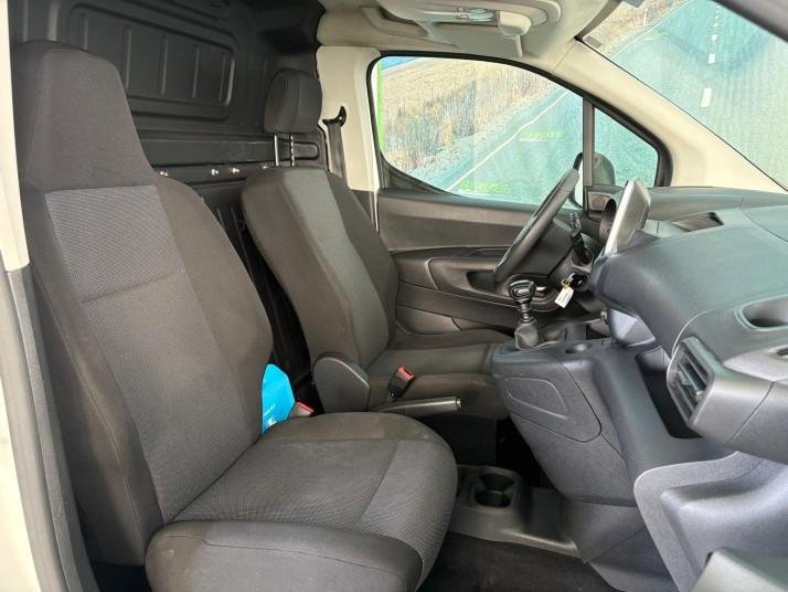 Opel Combo 2022, foto 11