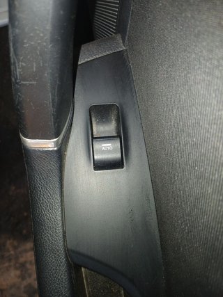 MANDO ELEVALUNAS TRASERO DERECHO Hyundai i40 cw (VF)(2011->)