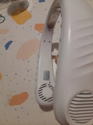 Ventilador de cuello blanco