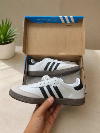 Adidas Samba Blancas y Negras