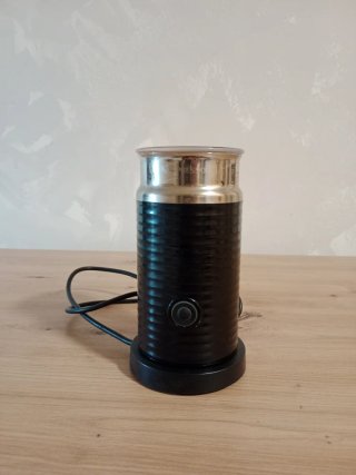 Cafetera Nespresso Vertuo+Espumador de leche