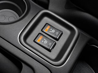 Nissan Juke G E6D-Temp 83kW(112CV) 5M/T BOSE PE BLA.