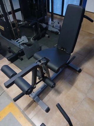 Banco dual piernas Body-Solid Extensión y Femoral