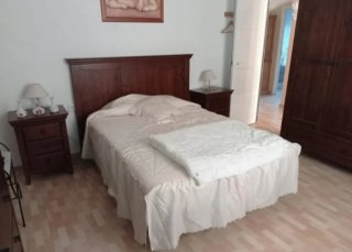 Se alquila chalet con piscina
