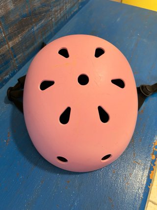 Casco rosa para niña