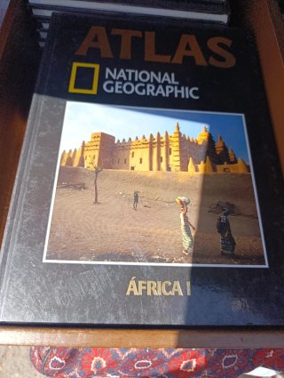 14 volúmenes de Nacional geographic 14 colecciones