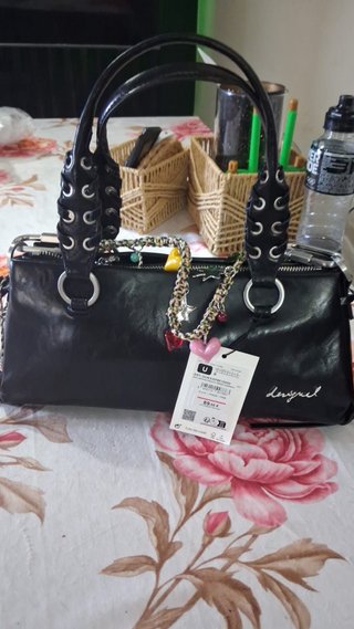 Bolso Desigual Negro con Detalles Rosas