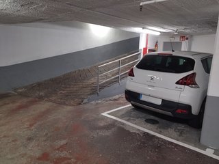 Plaza de garaje | Coche grande y fácil acceso