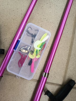 Dos cañas de Pescar 1.80m + Carretes