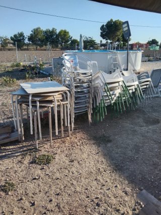 Tavoli e sedie da giardino