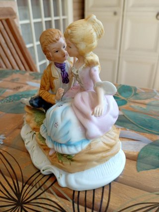 Capodimonte "Giovani amanti" vintage.