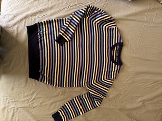 Jersey de rayas morado y amarillo Talla M