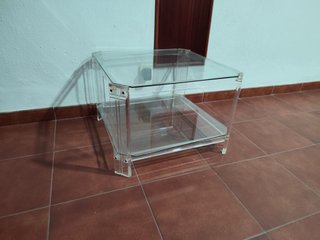 Mesita auxiliar de cristal y acrílico