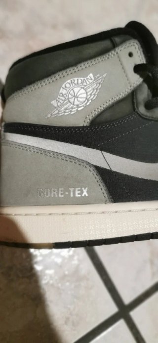 Jordan 1 Retro Grigio Rosso