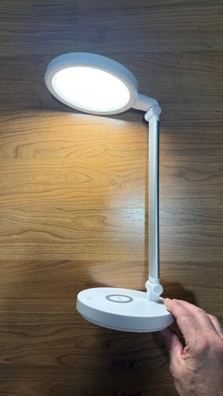 Flexo para escritorio sin cable táctil LED.