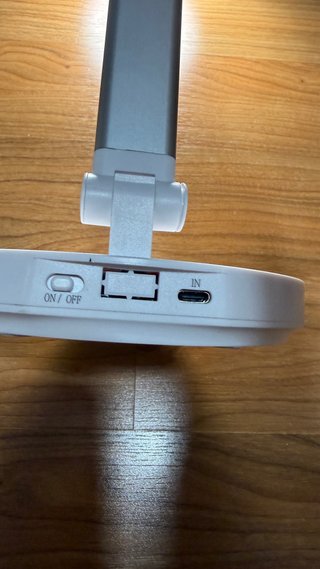 Flexo para escritorio sin cable táctil LED.