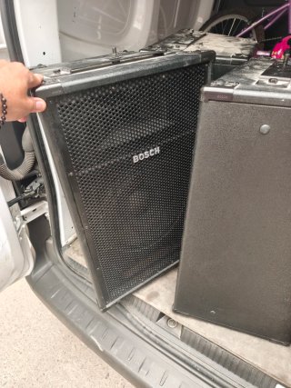 Altavoces Bosch Negros