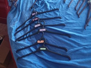 Perchas de plástico para ropa de adulto