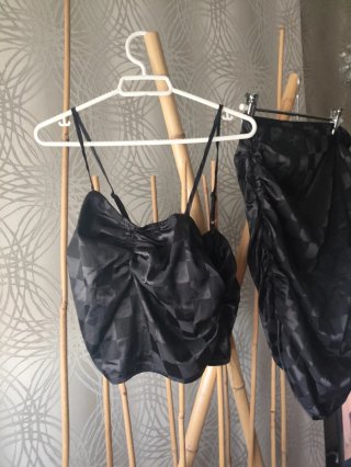 Conjunto negro top y falda XS