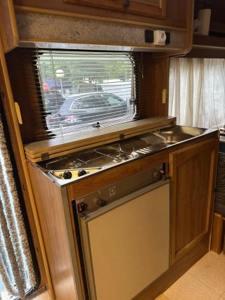 Caravana Roller Aloha 750kg 3ambientes con papeles