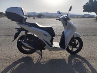 Honda SH 125 Blanca con Garantía Oficial