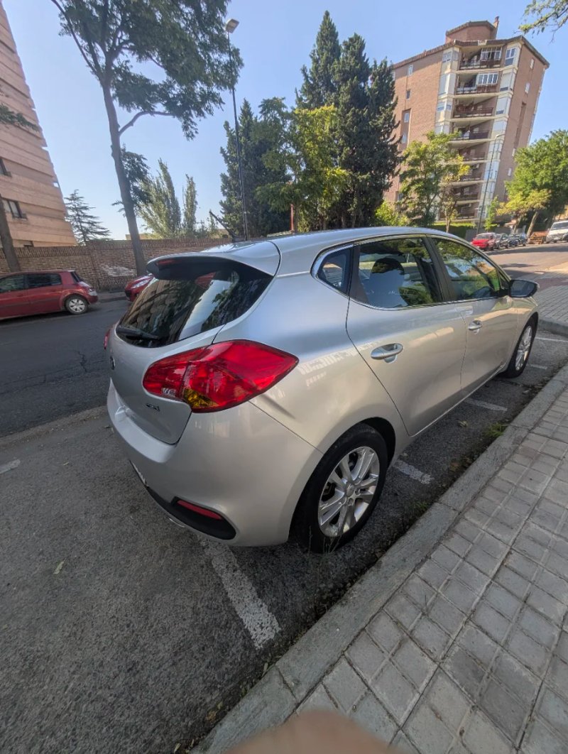 KIA Ceed 2013 - foto 1