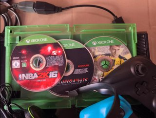 Xbox One con accessori e 3 giochi
