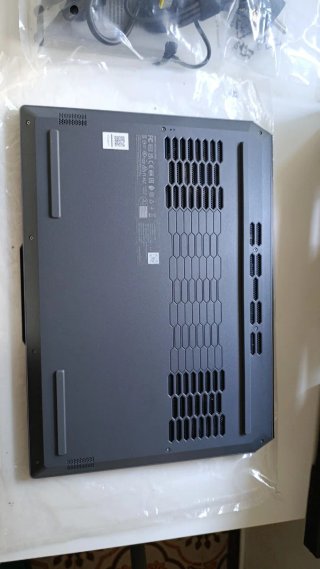 Portátil Lenovo LOQ 15ARP9