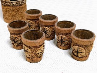 Conjunto garrafa e copos vintage vidro e cortiça