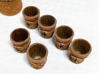 Conjunto garrafa e copos vintage vidro e cortiça