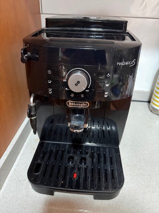 Cafetera DeLonghi Magnifica S Negra