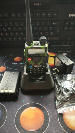 BAOFENG UV-5R + Batería Extra y Pinganillo