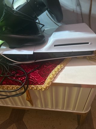 PlayStation 5 - No lee discos lleva dos mandos